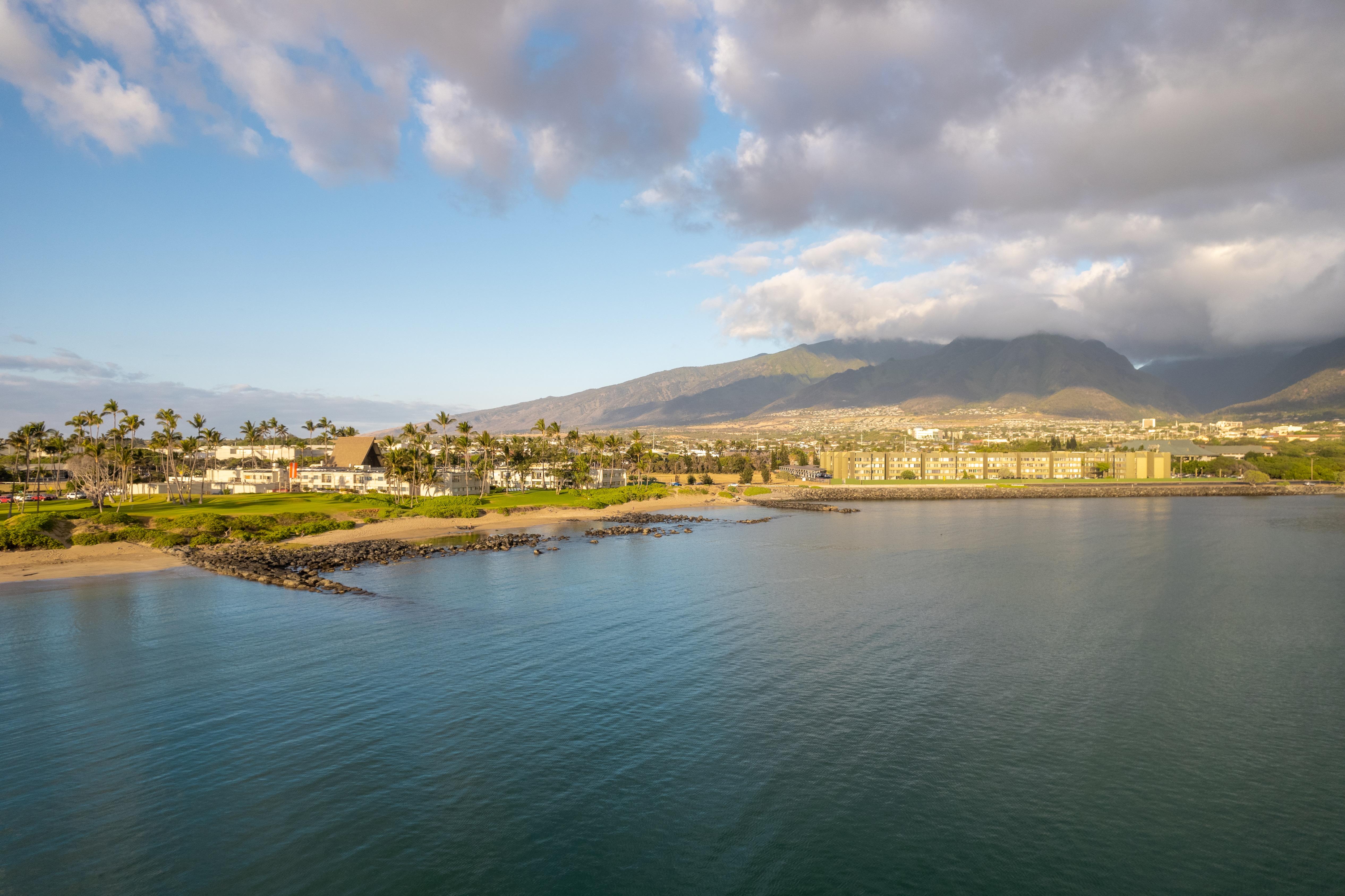 Maui Beach Hotel Kahului Exterior foto